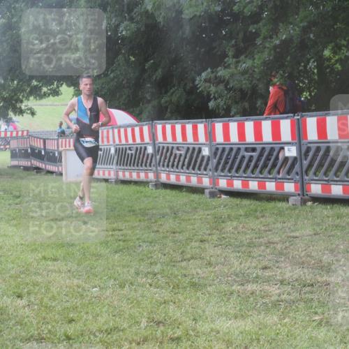 21.06.2025 - 27. Vierlanden-Triathlon KatJ http://msf.ph/oto/8037979 15.06.2025 14:19:54 Ziel 1232, 1310 meine-sportfotos.de
