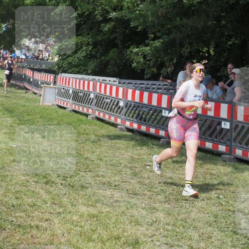 15.06.2025 - 27. Vierlanden-Triathlon KatJ http://msf.ph/oto/8037984 15.06.2025 11:31:09 Schwimmen  meine-sportfotos.de