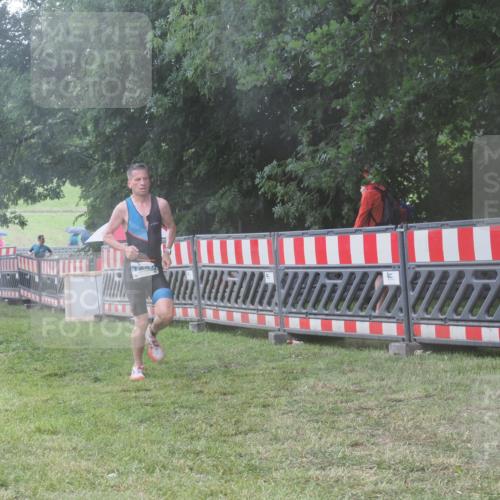 21.06.2025 - 27. Vierlanden-Triathlon KatJ http://msf.ph/oto/8037987 15.06.2025 14:19:55 Ziel 1232, 1310 meine-sportfotos.de