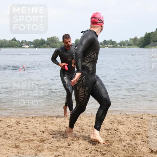 21.06.2025 - 27. Vierlanden-Triathlon Lena Gebhardt http://msf.ph/oto/8037996 15.06.2025 12:09:00 Schwimmen 1032, 1033, 1035, 1036 meine-sportfotos.de