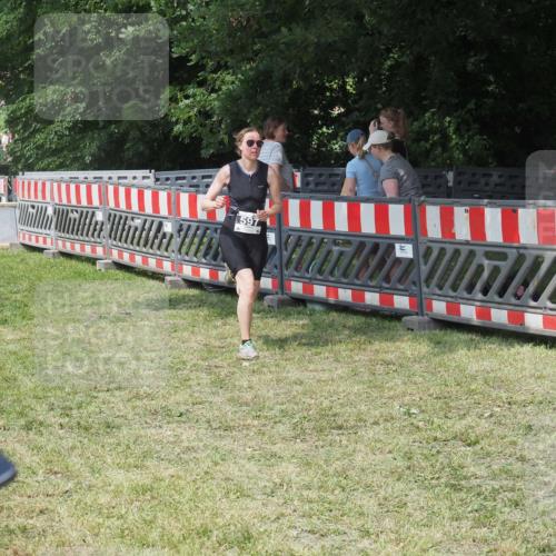 15.06.2025 - 27. Vierlanden-Triathlon KatJ http://msf.ph/oto/8038007 15.06.2025 11:31:20 Schwimmen  meine-sportfotos.de
