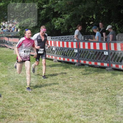 15.06.2025 - 27. Vierlanden-Triathlon KatJ http://msf.ph/oto/8038033 15.06.2025 11:31:23 Schwimmen  meine-sportfotos.de
