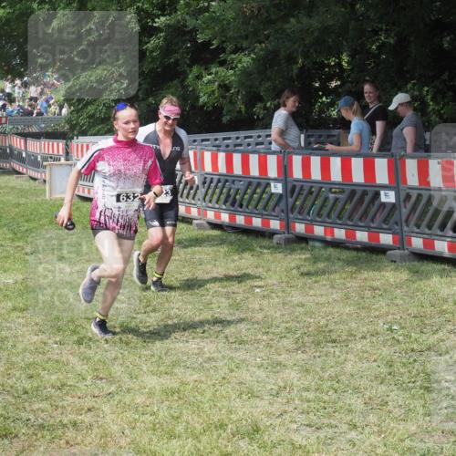 15.06.2025 - 27. Vierlanden-Triathlon KatJ http://msf.ph/oto/8038039 15.06.2025 11:31:23 Schwimmen  meine-sportfotos.de