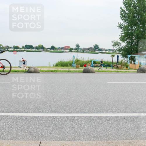 15.06.2025 - 27. Vierlanden-Triathlon H.Heesch http://msf.ph/oto/8038045 15.06.2025 10:55:10 Radfahren 20, 72, 174, 216, 605 meine-sportfotos.de