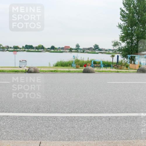 15.06.2025 - 27. Vierlanden-Triathlon H.Heesch http://msf.ph/oto/8038069 15.06.2025 10:55:13 Radfahren 20, 72, 174, 216 meine-sportfotos.de