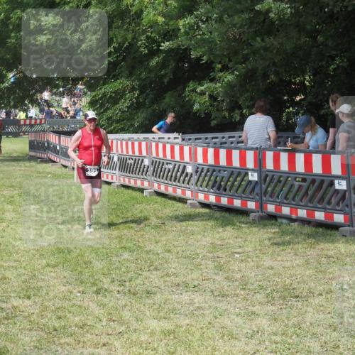 15.06.2025 - 27. Vierlanden-Triathlon KatJ http://msf.ph/oto/8038071 15.06.2025 11:31:53 Schwimmen  meine-sportfotos.de