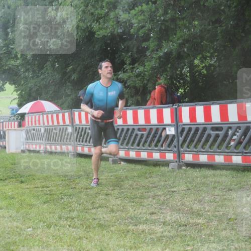 21.06.2025 - 27. Vierlanden-Triathlon KatJ http://msf.ph/oto/8038075 15.06.2025 14:20:02 Ziel 1310 meine-sportfotos.de
