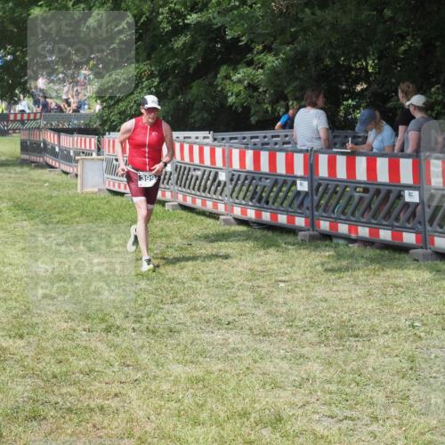 15.06.2025 - 27. Vierlanden-Triathlon KatJ http://msf.ph/oto/8038108 15.06.2025 11:31:54 Schwimmen  meine-sportfotos.de
