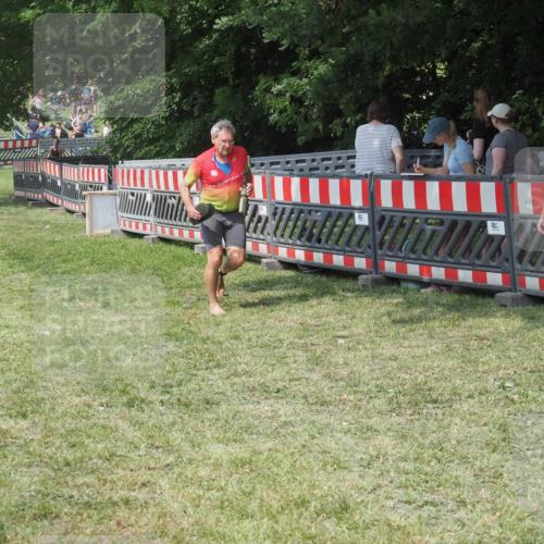 15.06.2025 - 27. Vierlanden-Triathlon KatJ http://msf.ph/oto/8038151 15.06.2025 11:32:04 Schwimmen  meine-sportfotos.de
