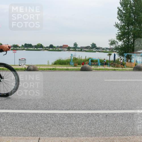15.06.2025 - 27. Vierlanden-Triathlon H.Heesch http://msf.ph/oto/8038153 15.06.2025 10:56:07 Radfahren 182, 590 meine-sportfotos.de