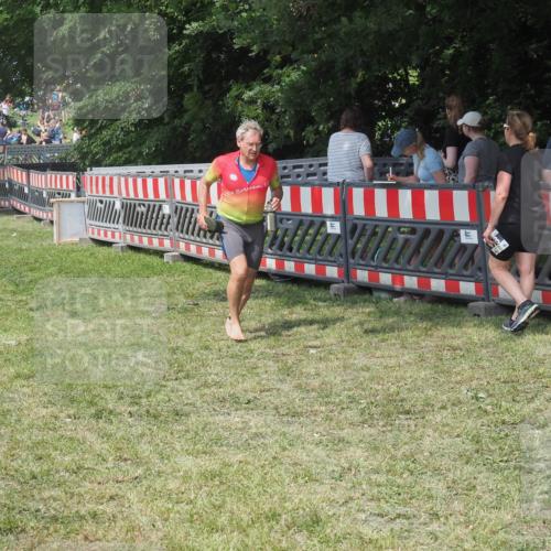 15.06.2025 - 27. Vierlanden-Triathlon KatJ http://msf.ph/oto/8038155 15.06.2025 11:32:04 Schwimmen  meine-sportfotos.de