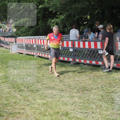 15.06.2025 - 27. Vierlanden-Triathlon KatJ http://msf.ph/oto/8038160 15.06.2025 11:32:04 Schwimmen  meine-sportfotos.de