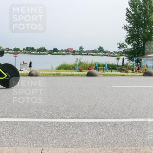 21.06.2025 - 27. Vierlanden-Triathlon H.Heesch http://msf.ph/oto/8038167 15.06.2025 11:48:10 Radfahren 701, 862 meine-sportfotos.de
