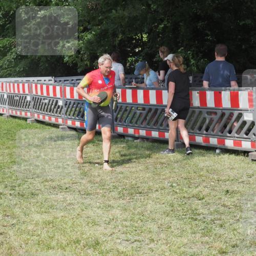 15.06.2025 - 27. Vierlanden-Triathlon KatJ http://msf.ph/oto/8038175 15.06.2025 11:32:05 Schwimmen  meine-sportfotos.de