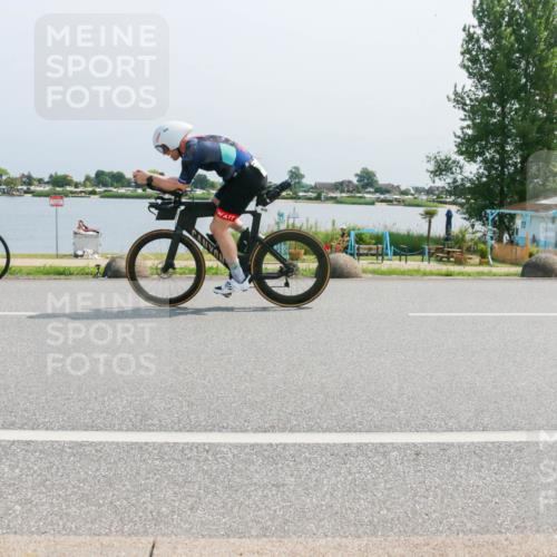 21.06.2025 - 27. Vierlanden-Triathlon H.Heesch http://msf.ph/oto/8038177 15.06.2025 11:48:12 Radfahren 657, 701, 859, 862 meine-sportfotos.de