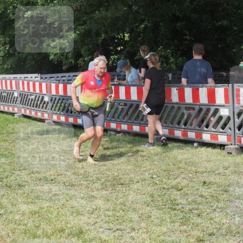 15.06.2025 - 27. Vierlanden-Triathlon KatJ http://msf.ph/oto/8038182 15.06.2025 11:32:05 Schwimmen  meine-sportfotos.de