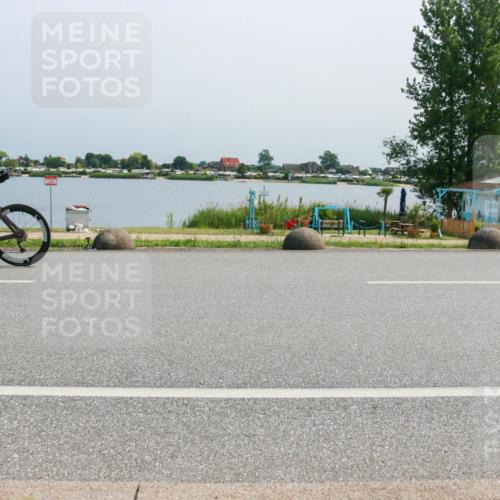 21.06.2025 - 27. Vierlanden-Triathlon H.Heesch http://msf.ph/oto/8038199 15.06.2025 11:48:28 Radfahren 866 meine-sportfotos.de