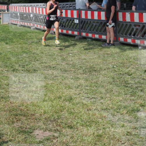 15.06.2025 - 27. Vierlanden-Triathlon KatJ http://msf.ph/oto/8038202 15.06.2025 11:32:10 Schwimmen  meine-sportfotos.de