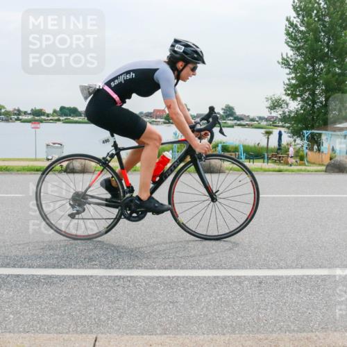 15.06.2025 - 27. Vierlanden-Triathlon H.Heesch http://msf.ph/oto/8038212 15.06.2025 10:56:15 Radfahren 490 meine-sportfotos.de