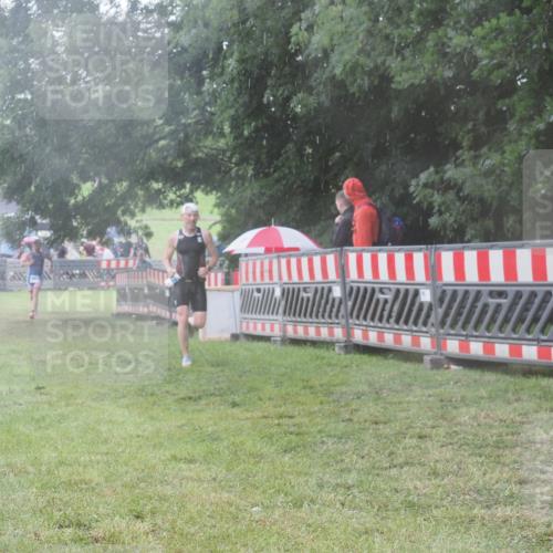 21.06.2025 - 27. Vierlanden-Triathlon KatJ http://msf.ph/oto/8038220 15.06.2025 14:20:25 Ziel 1242, 1285 meine-sportfotos.de