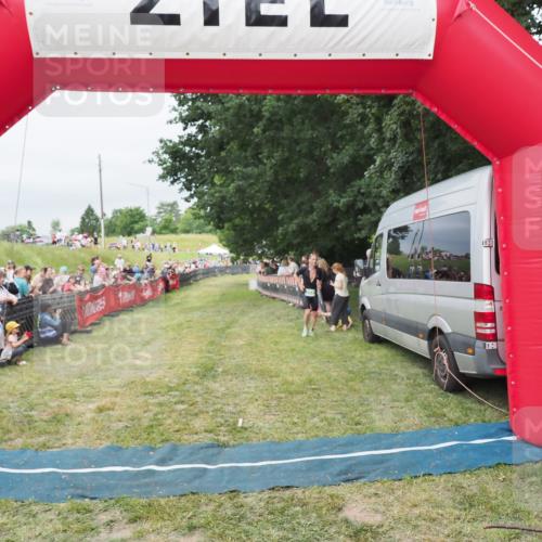 21.06.2025 - 27. Vierlanden-Triathlon MichiJ http://msf.ph/oto/8038234 15.06.2026 13:16:00 Ziel 793 meine-sportfotos.de