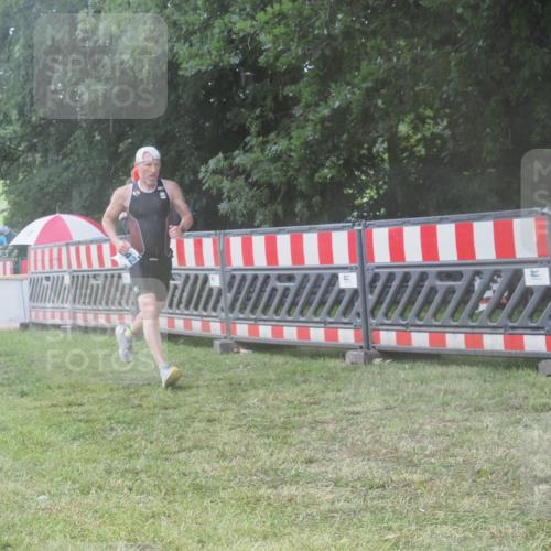21.06.2025 - 27. Vierlanden-Triathlon KatJ http://msf.ph/oto/8038242 15.06.2025 14:20:27 Ziel 1242, 1285 meine-sportfotos.de