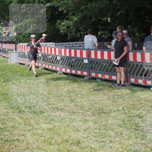 15.06.2025 - 27. Vierlanden-Triathlon KatJ http://msf.ph/oto/8038245 15.06.2025 11:32:12 Schwimmen  meine-sportfotos.de