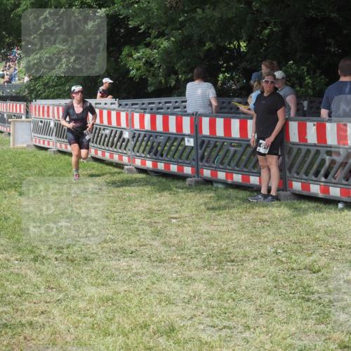 15.06.2025 - 27. Vierlanden-Triathlon KatJ http://msf.ph/oto/8038247 15.06.2025 11:32:12 Schwimmen  meine-sportfotos.de