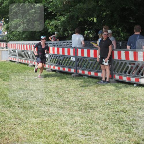 15.06.2025 - 27. Vierlanden-Triathlon KatJ http://msf.ph/oto/8038259 15.06.2025 11:32:12 Schwimmen  meine-sportfotos.de