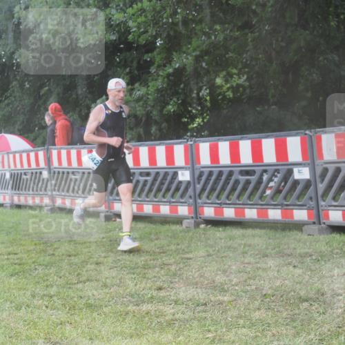 21.06.2025 - 27. Vierlanden-Triathlon KatJ http://msf.ph/oto/8038263 15.06.2025 14:20:27 Ziel 1242, 1285 meine-sportfotos.de