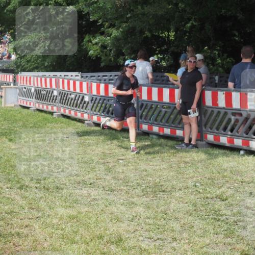 15.06.2025 - 27. Vierlanden-Triathlon KatJ http://msf.ph/oto/8038279 15.06.2025 11:32:13 Schwimmen  meine-sportfotos.de