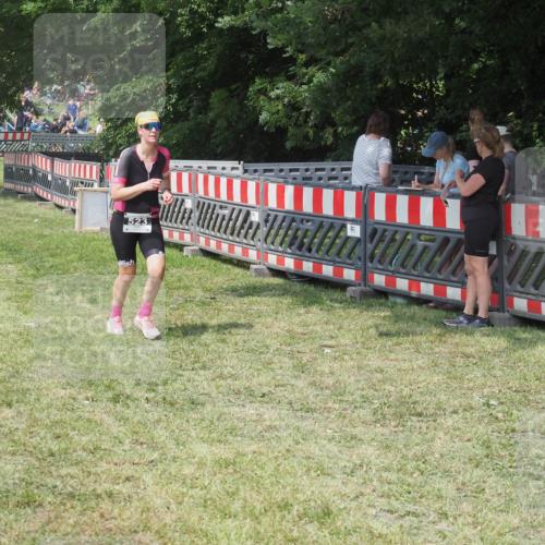 15.06.2025 - 27. Vierlanden-Triathlon KatJ http://msf.ph/oto/8038308 15.06.2025 11:32:21 Schwimmen  meine-sportfotos.de