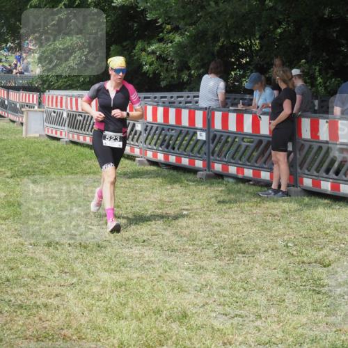 15.06.2025 - 27. Vierlanden-Triathlon KatJ http://msf.ph/oto/8038322 15.06.2025 11:32:21 Schwimmen  meine-sportfotos.de