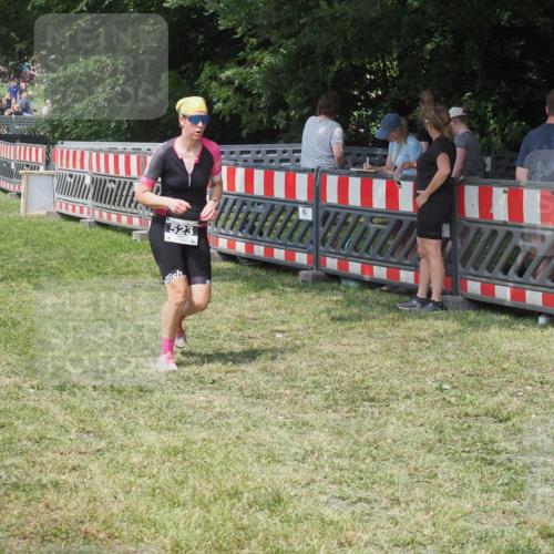 15.06.2025 - 27. Vierlanden-Triathlon KatJ http://msf.ph/oto/8038326 15.06.2025 11:32:22 Schwimmen  meine-sportfotos.de
