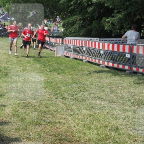 15.06.2025 - 27. Vierlanden-Triathlon KatJ http://msf.ph/oto/8038341 15.06.2025 11:32:35 Schwimmen  meine-sportfotos.de