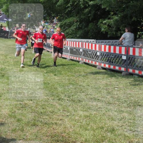 15.06.2025 - 27. Vierlanden-Triathlon KatJ http://msf.ph/oto/8038349 15.06.2025 11:32:36 Schwimmen  meine-sportfotos.de