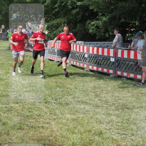 15.06.2025 - 27. Vierlanden-Triathlon KatJ http://msf.ph/oto/8038366 15.06.2025 11:32:37 Schwimmen  meine-sportfotos.de