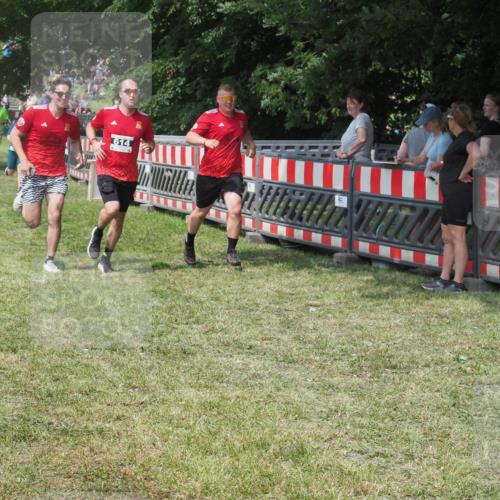 15.06.2025 - 27. Vierlanden-Triathlon KatJ http://msf.ph/oto/8038376 15.06.2025 11:32:37 Schwimmen  meine-sportfotos.de