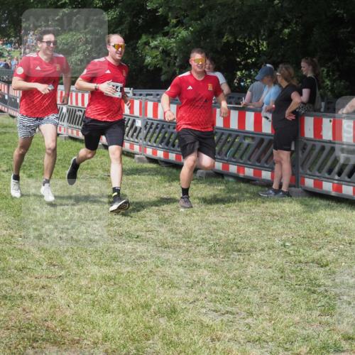 15.06.2025 - 27. Vierlanden-Triathlon KatJ http://msf.ph/oto/8038391 15.06.2025 11:32:38 Schwimmen  meine-sportfotos.de
