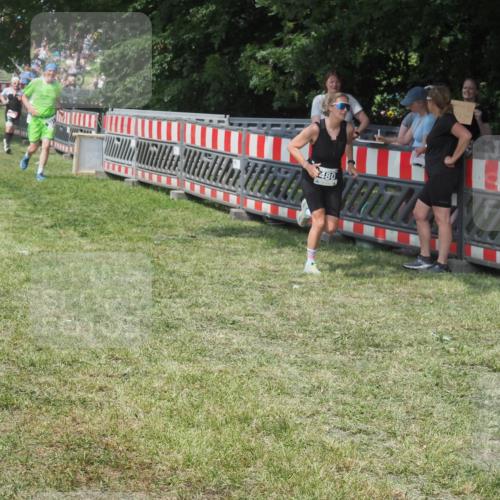 15.06.2025 - 27. Vierlanden-Triathlon KatJ http://msf.ph/oto/8038468 15.06.2025 11:32:41 Schwimmen  meine-sportfotos.de
