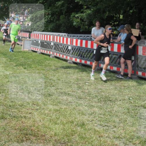 15.06.2025 - 27. Vierlanden-Triathlon KatJ http://msf.ph/oto/8038471 15.06.2025 11:32:41 Schwimmen  meine-sportfotos.de