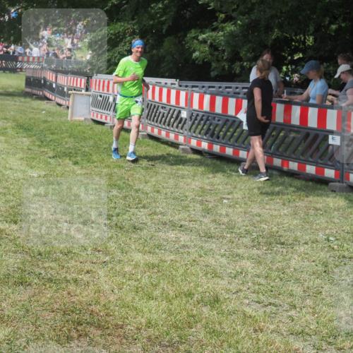 15.06.2025 - 27. Vierlanden-Triathlon KatJ http://msf.ph/oto/8038482 15.06.2025 11:32:43 Schwimmen  meine-sportfotos.de
