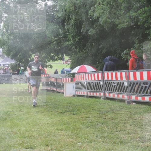 21.06.2025 - 27. Vierlanden-Triathlon KatJ http://msf.ph/oto/8038486 15.06.2025 14:21:18 Ziel 742, 1205 meine-sportfotos.de