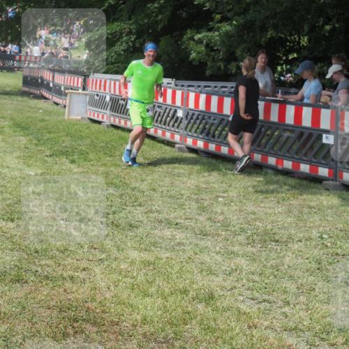 15.06.2025 - 27. Vierlanden-Triathlon KatJ http://msf.ph/oto/8038492 15.06.2025 11:32:43 Schwimmen  meine-sportfotos.de