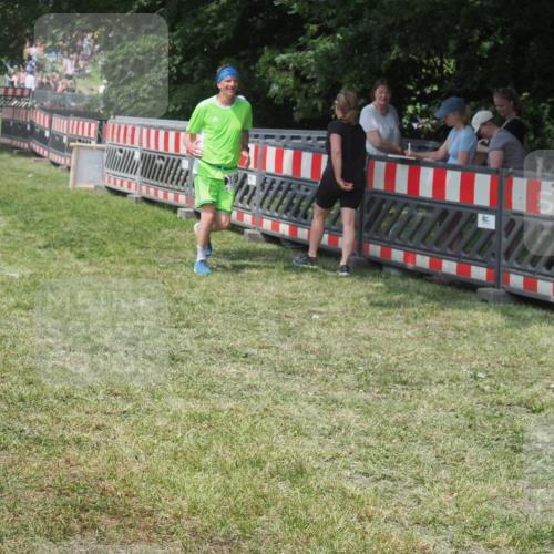 15.06.2025 - 27. Vierlanden-Triathlon KatJ http://msf.ph/oto/8038501 15.06.2025 11:32:43 Schwimmen  meine-sportfotos.de