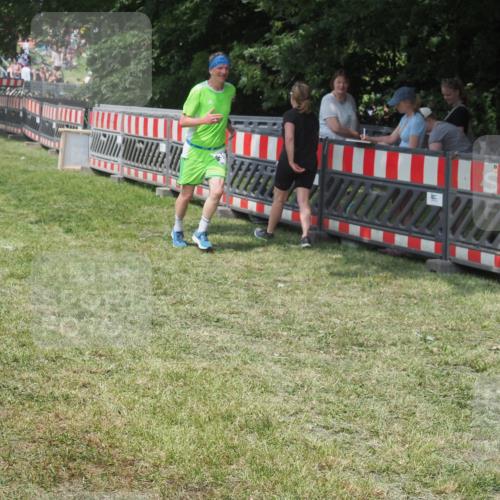 15.06.2025 - 27. Vierlanden-Triathlon KatJ http://msf.ph/oto/8038506 15.06.2025 11:32:43 Schwimmen  meine-sportfotos.de