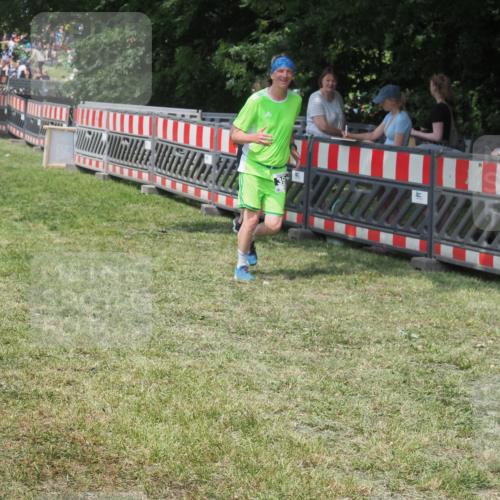 15.06.2025 - 27. Vierlanden-Triathlon KatJ http://msf.ph/oto/8038515 15.06.2025 11:32:44 Schwimmen  meine-sportfotos.de