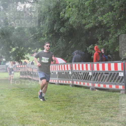 21.06.2025 - 27. Vierlanden-Triathlon KatJ http://msf.ph/oto/8038516 15.06.2025 14:21:19 Ziel 742, 1205, 1238 meine-sportfotos.de