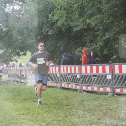 21.06.2025 - 27. Vierlanden-Triathlon KatJ http://msf.ph/oto/8038521 15.06.2025 14:21:19 Ziel 742, 1205, 1238 meine-sportfotos.de