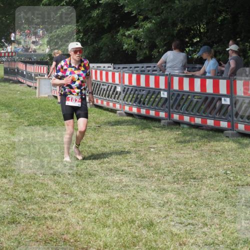 15.06.2025 - 27. Vierlanden-Triathlon KatJ http://msf.ph/oto/8038526 15.06.2025 11:32:51 Schwimmen  meine-sportfotos.de